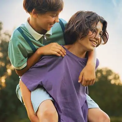Young Hearts - extra.image