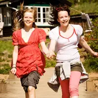Karla & Katrine - extra.image
