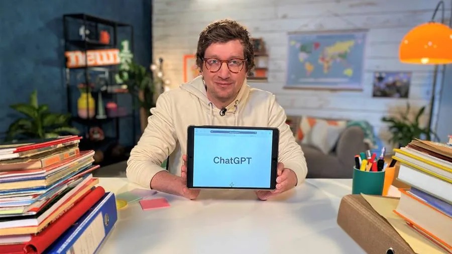 Neuneinhalb: ChatGPT im Klassenzimmer - Nie wieder Hausaufgaben?