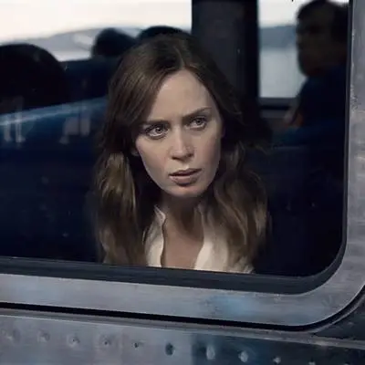 Girl on the Train - extra.image
