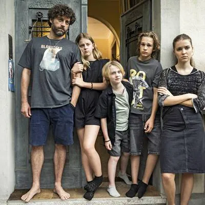 Louma - Familie ist kein Kinderspiel - extra.image