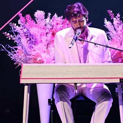 Staying Alive - Stars singen mit Legenden - extra.image