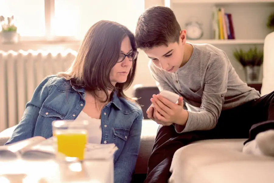 Social Media als Infoquelle - Meinungsmacht im Netz