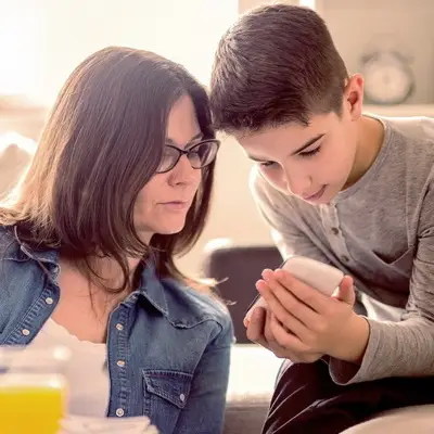 Social Media als Infoquelle - Meinungsmacht im Netz - extra.image