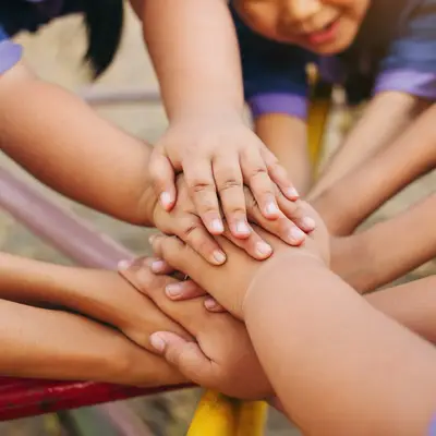 Was ist Demokratie? Warum sind Fake News gefährlich? - extra.image